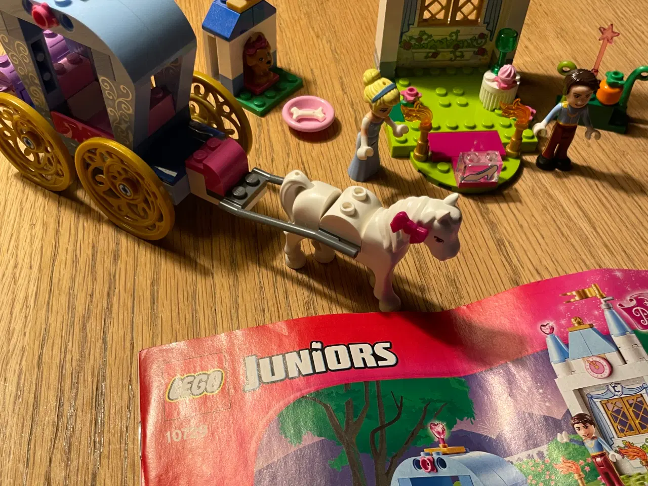 Billede 2 - Lego Junior Friends 10729 Askepots Karet