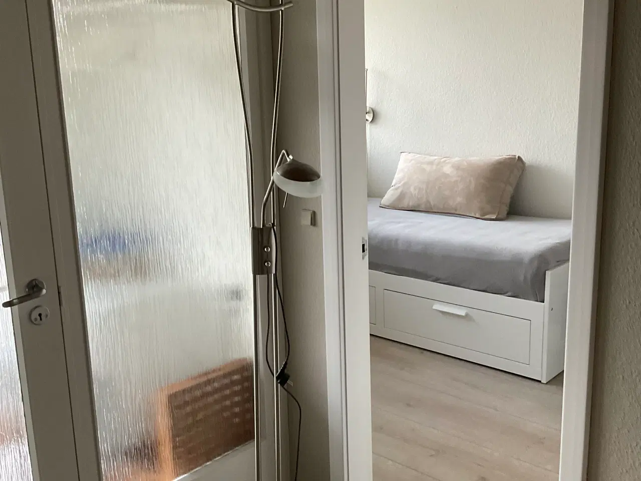 Billede 1 - Standerlampe med uplight