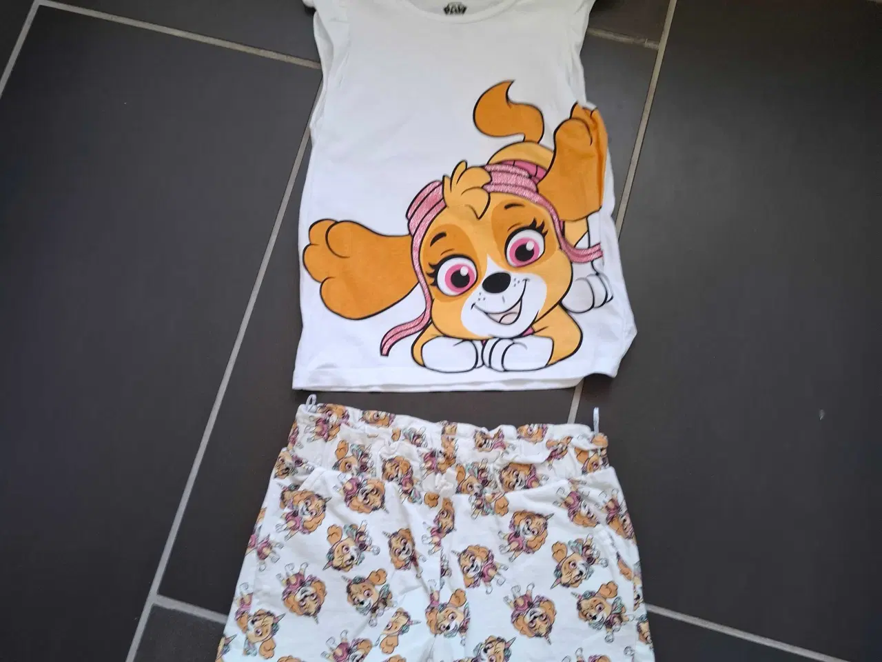 Billede 1 - Sæt til piger