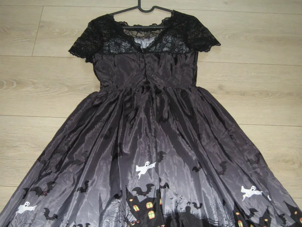 Billede 2 - Halloween kjole str S