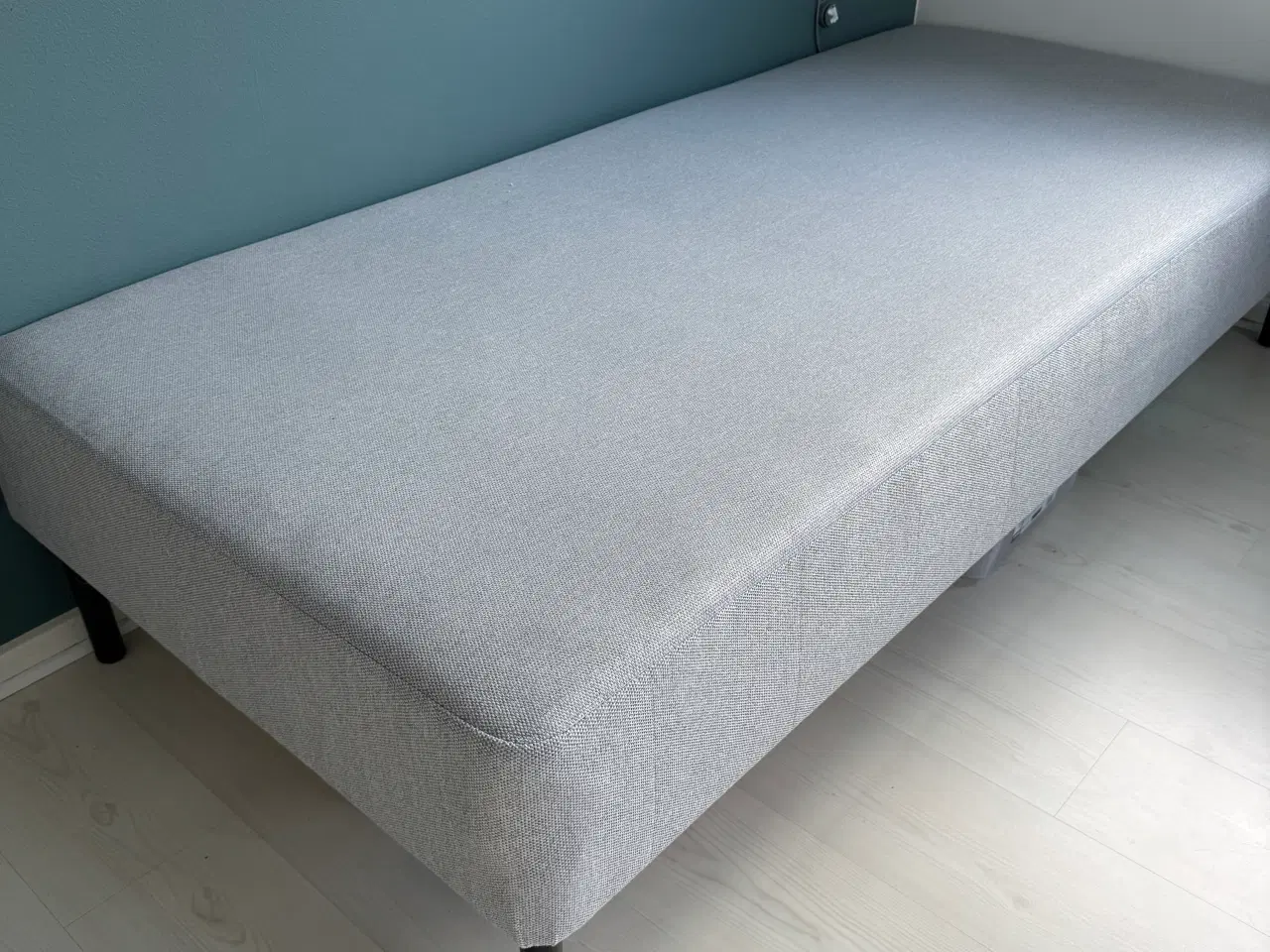 Billede 3 - Seng 90x200 som ny