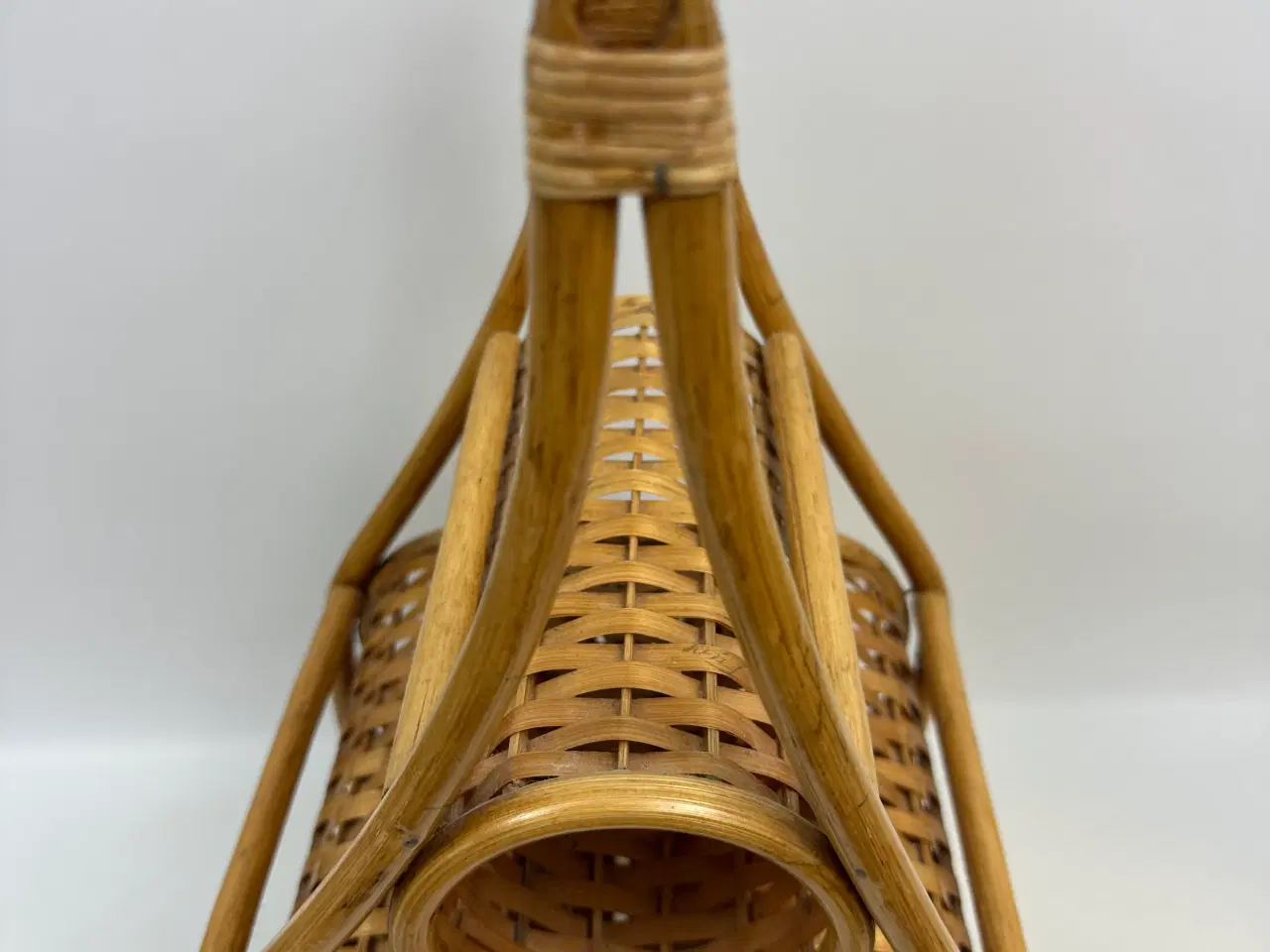 Billede 5 - Retro vinreol / flaskeholder i bambus og flet