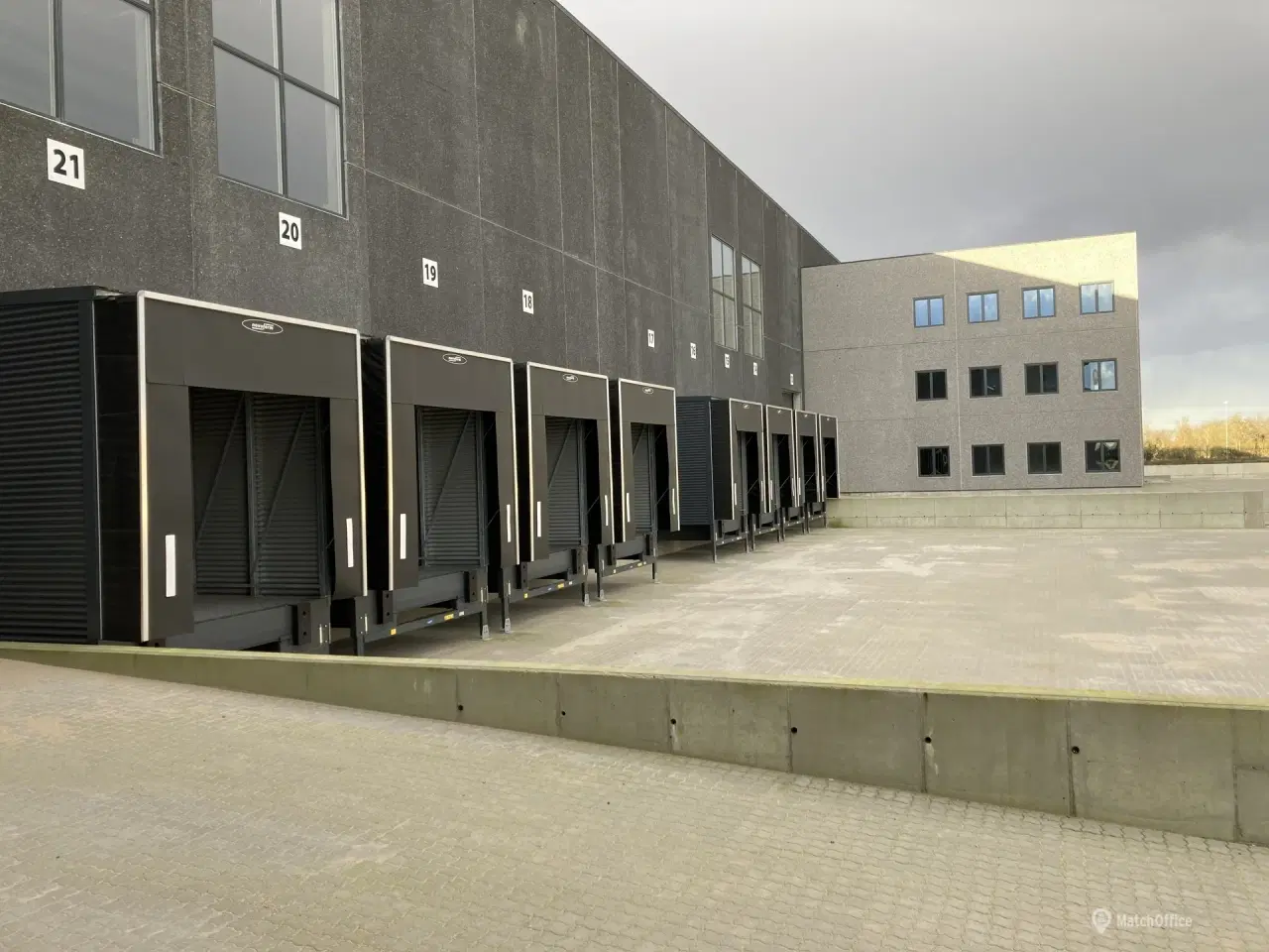 Billede 11 - 4.274 m2 Lager- Logistik-lejemål med 132 m2 kontor
