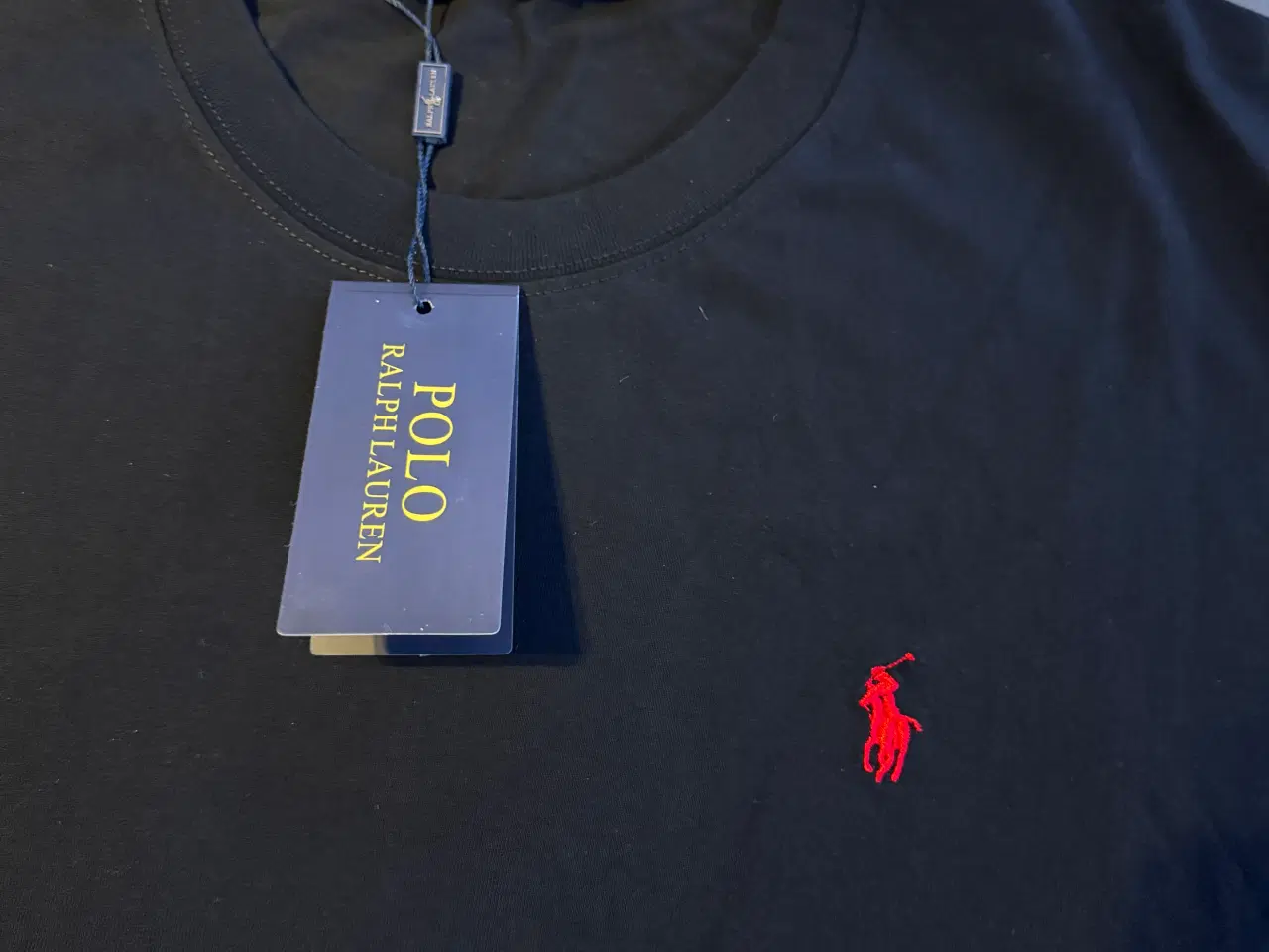 Billede 2 - Ralph Lauren T-shirt sælges
