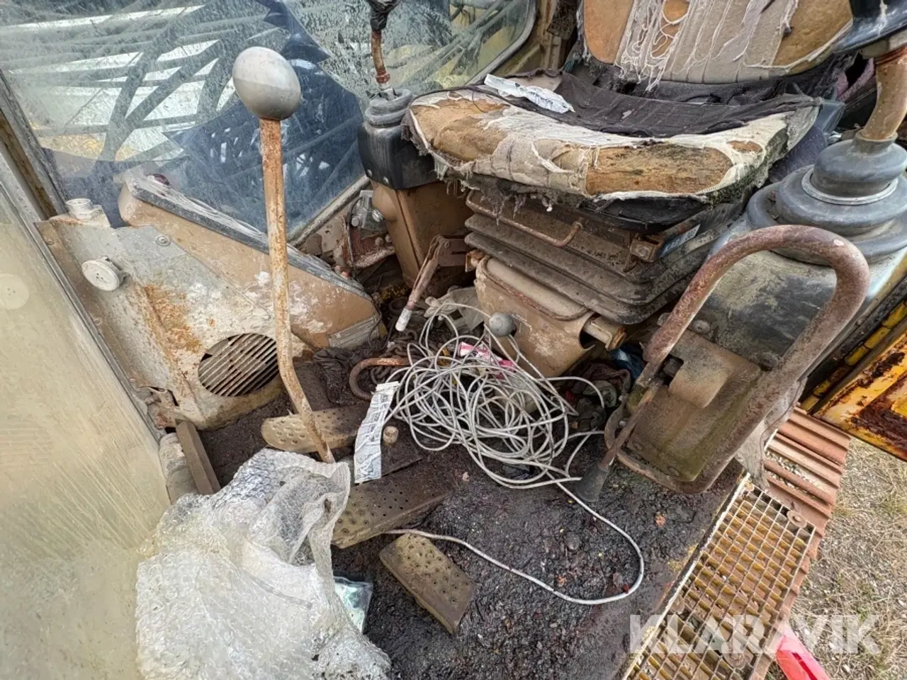 Billede 12 - Gravemaskine Caterpillar 219 ombygget med Knebel boretårn og Fassi kran