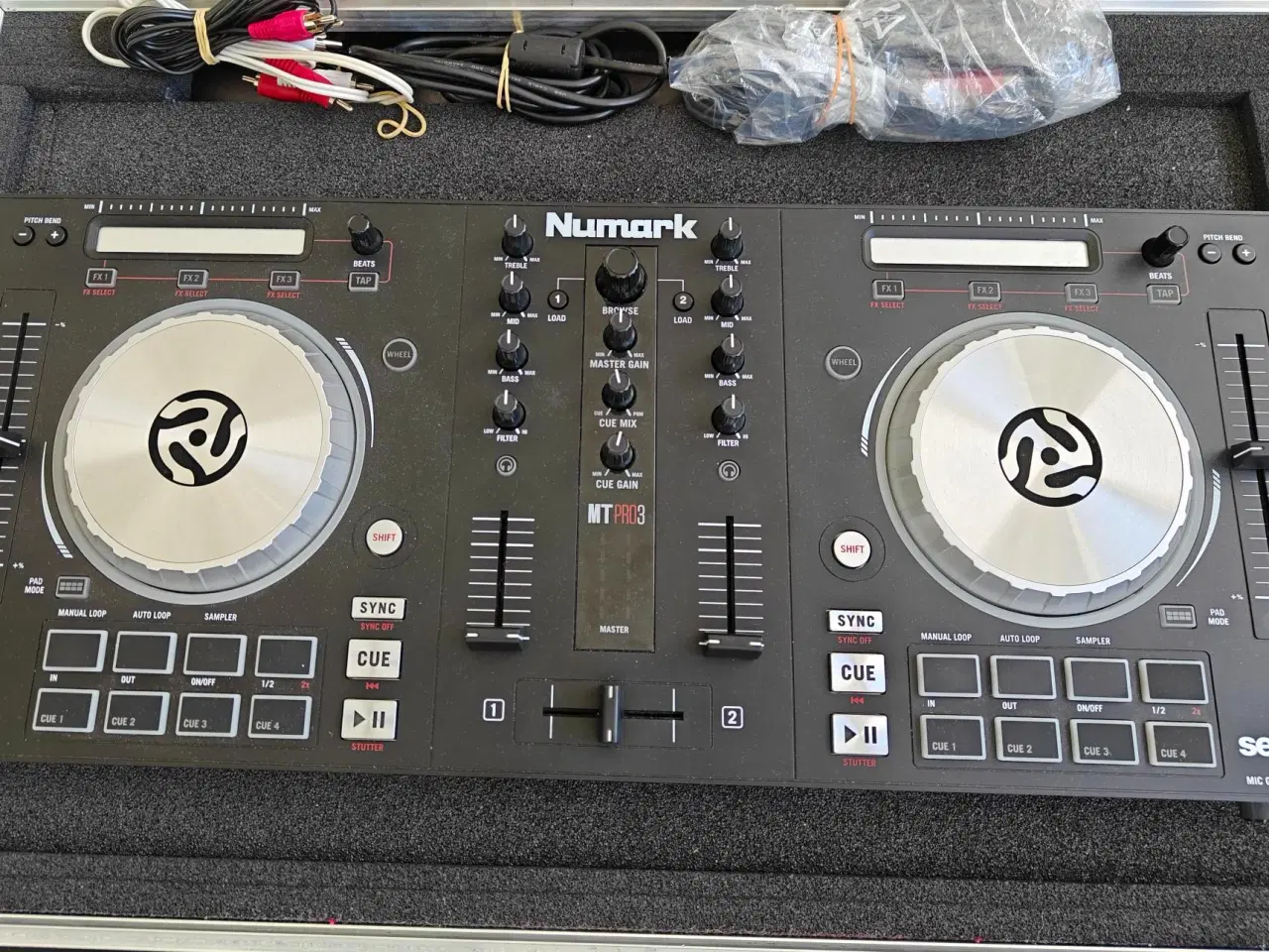 Billede 1 - NUMARK PRO3 MIXER OG FLIGHTCASE