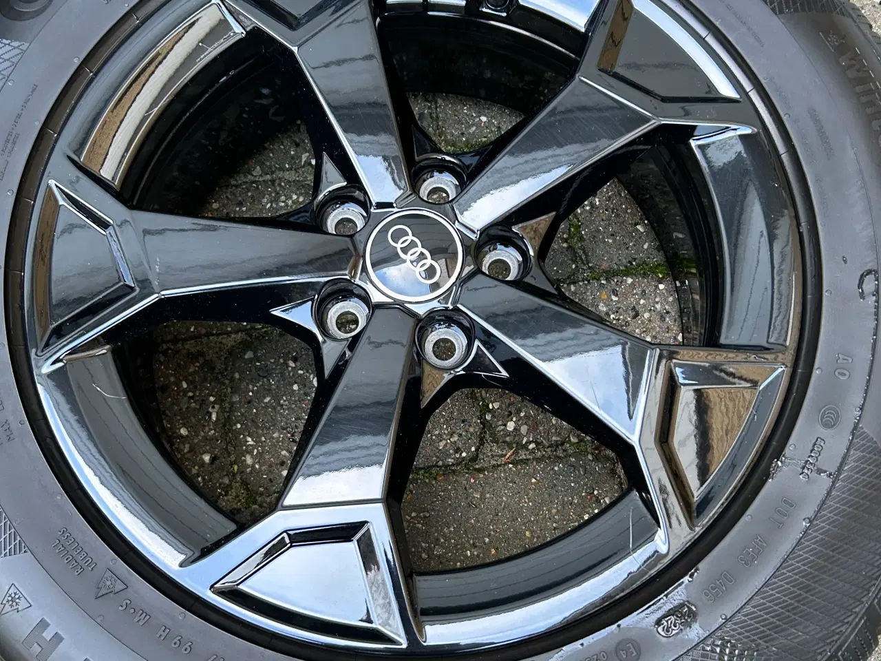 Billede 1 - Originale 17" 215/65 Audi fælge til bl.a. Q3