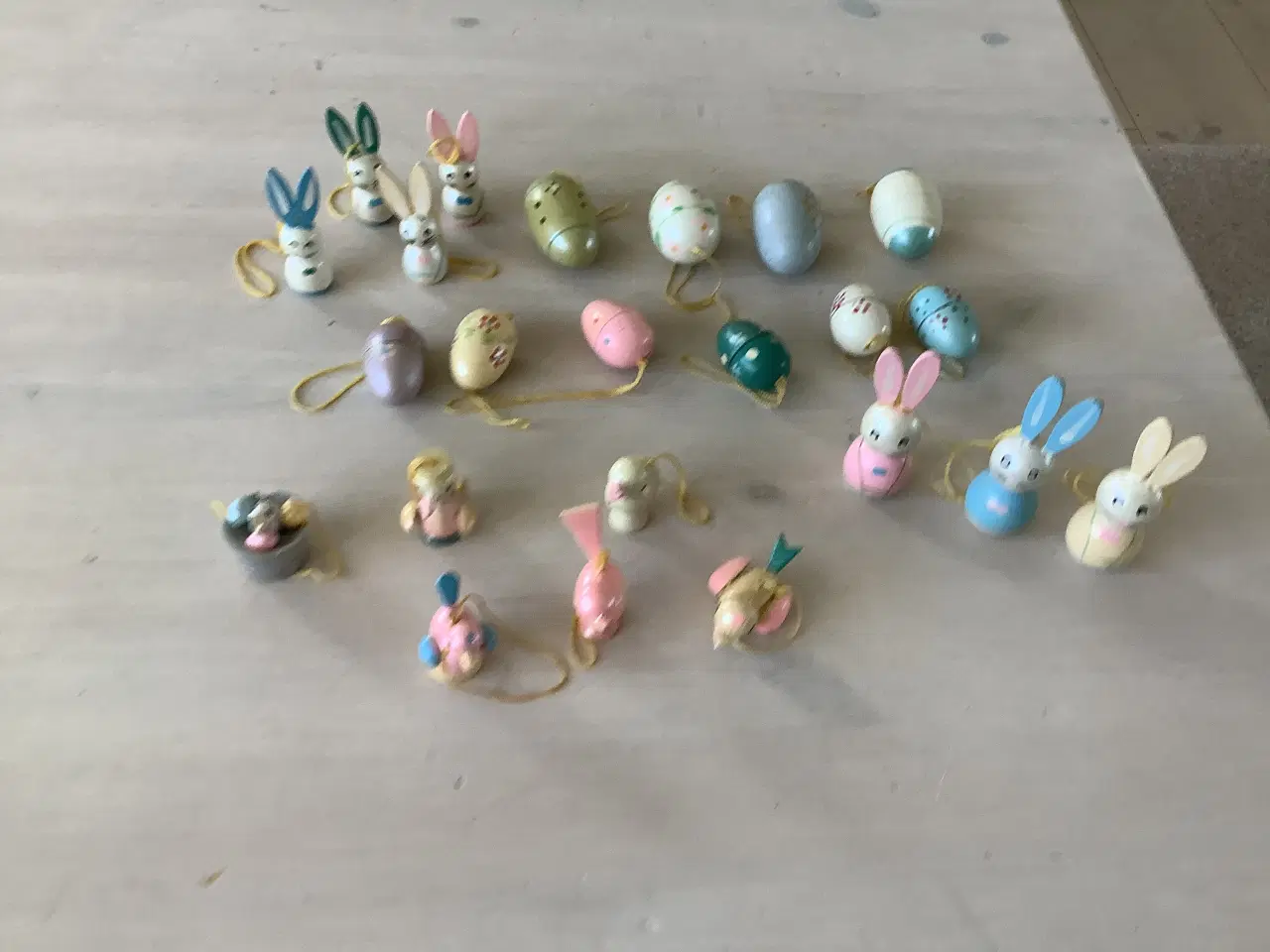 Billede 2 - Retro påsketing i træ til ophæng