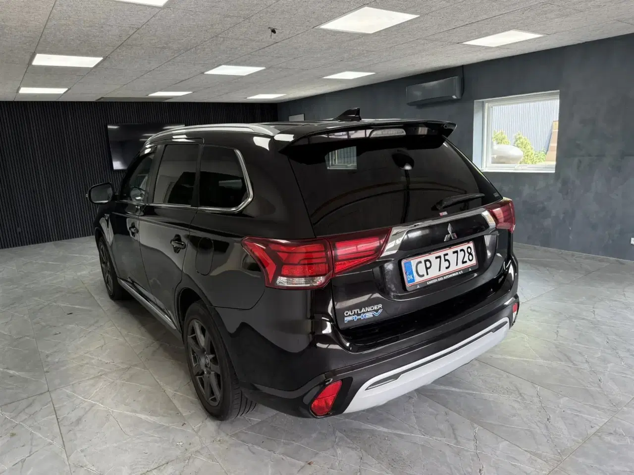 Billede 3 - Mitsubishi Outlander 2,4 PHEV  Plugin-hybrid Invite+ 4WD 224HK 5d 6g Trinl. Gear