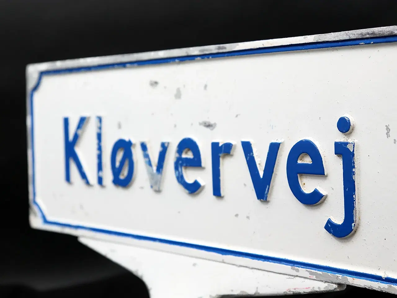 Billede 4 - Vintage dansk vejskilt “Kløvervej” i aluminium