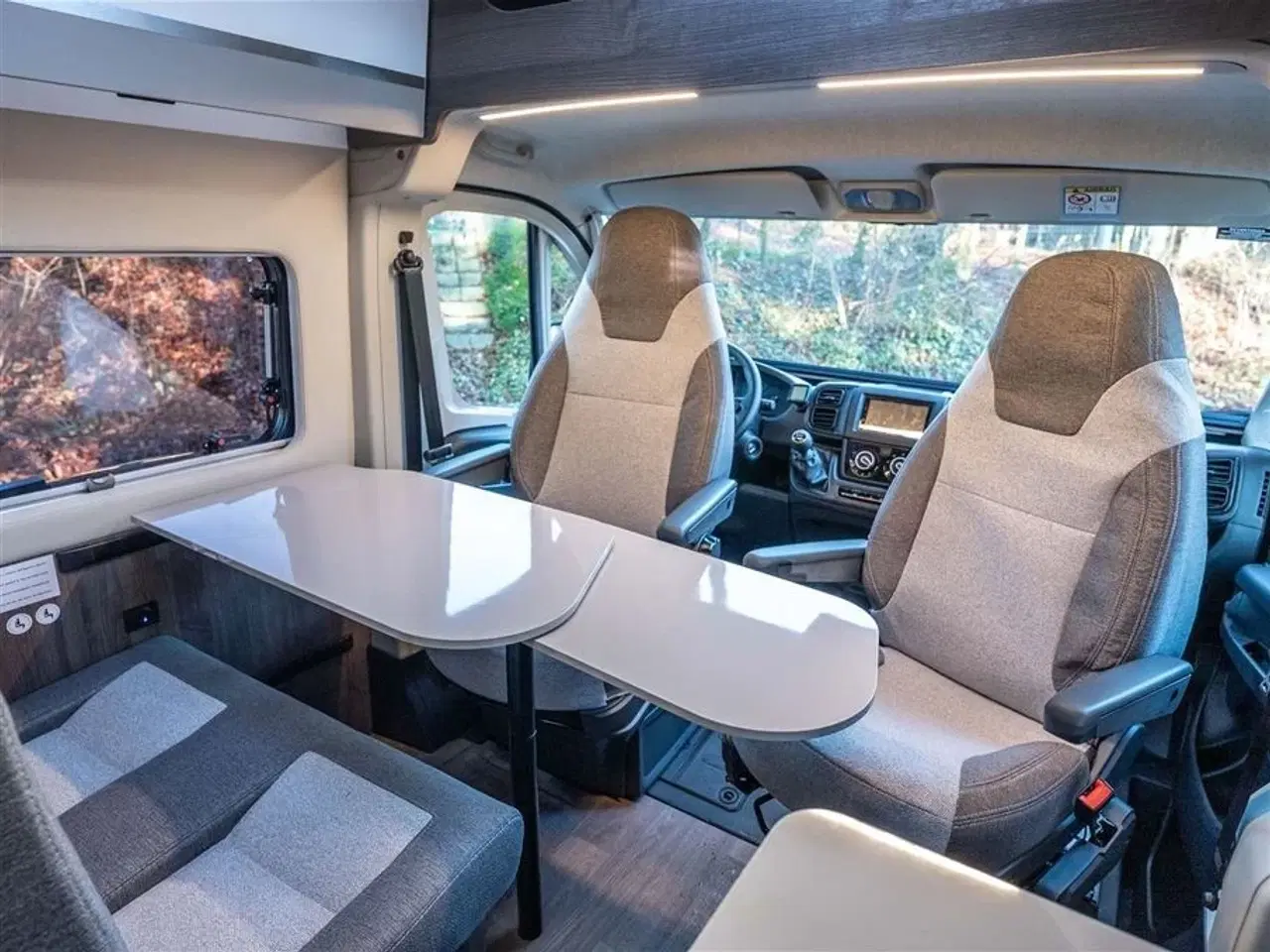 Billede 15 - 2026 - Benimar Benivan 144 UP   Benivan 144 UP 2025 er en fuldt udstyret 5,99 meter campervan