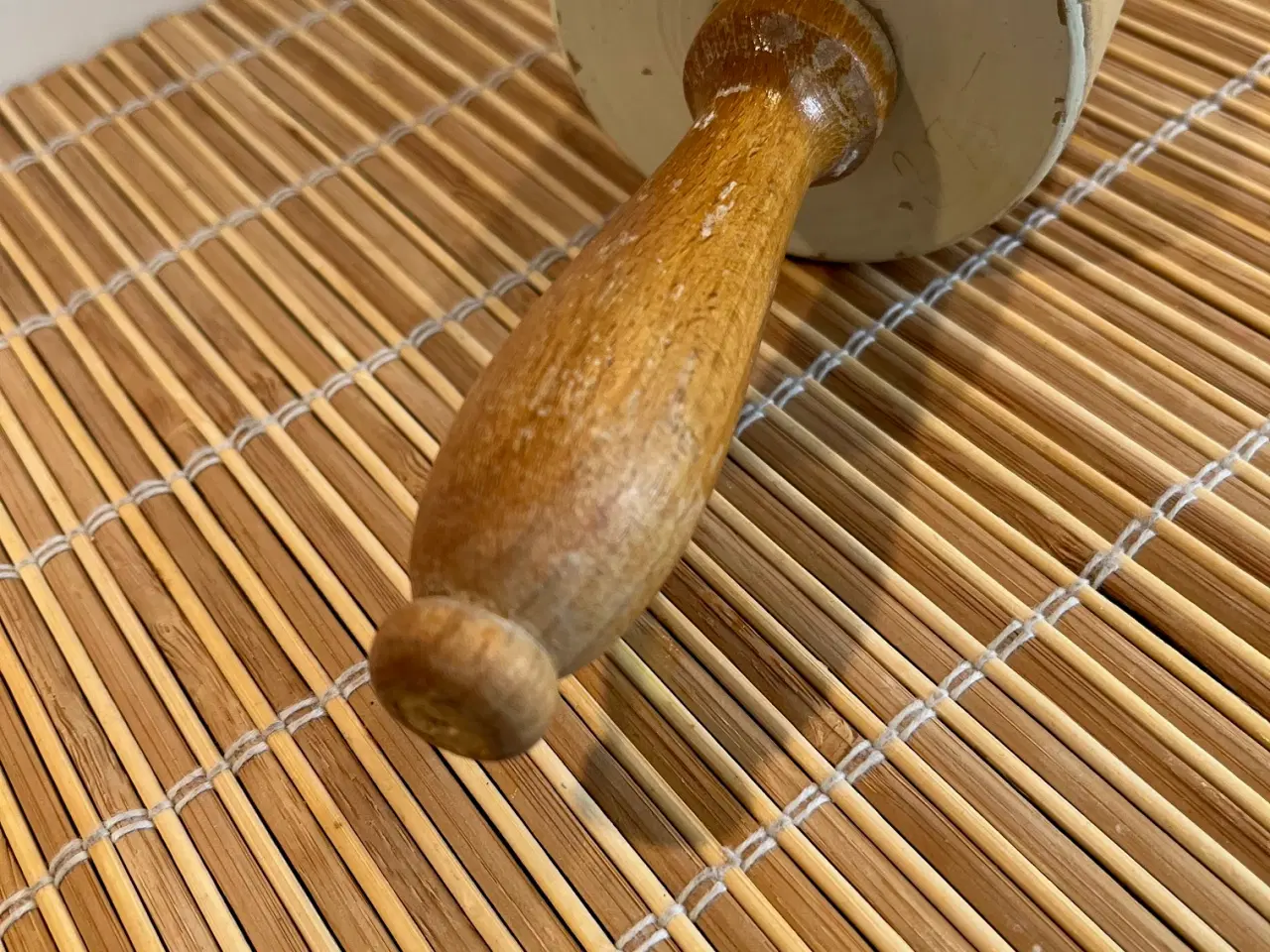 Billede 6 - Klassisk kagerulle i naturfarvet træ  – 43 cm