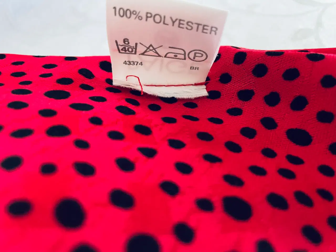 Billede 4 - + size kjole fra Paige made in England