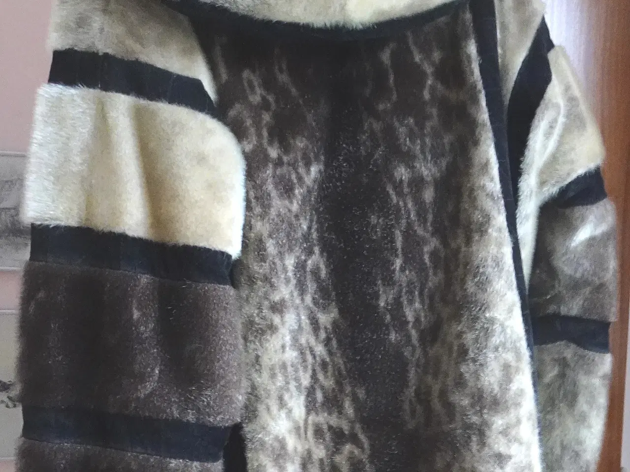 Billede 2 - sælskinds herrejakke til salg, købt i Grønland.