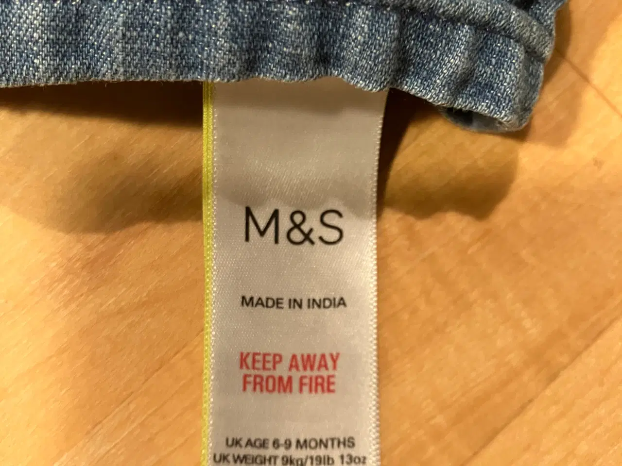 Billede 3 - Bukser fra M&S, 6-9 mdr