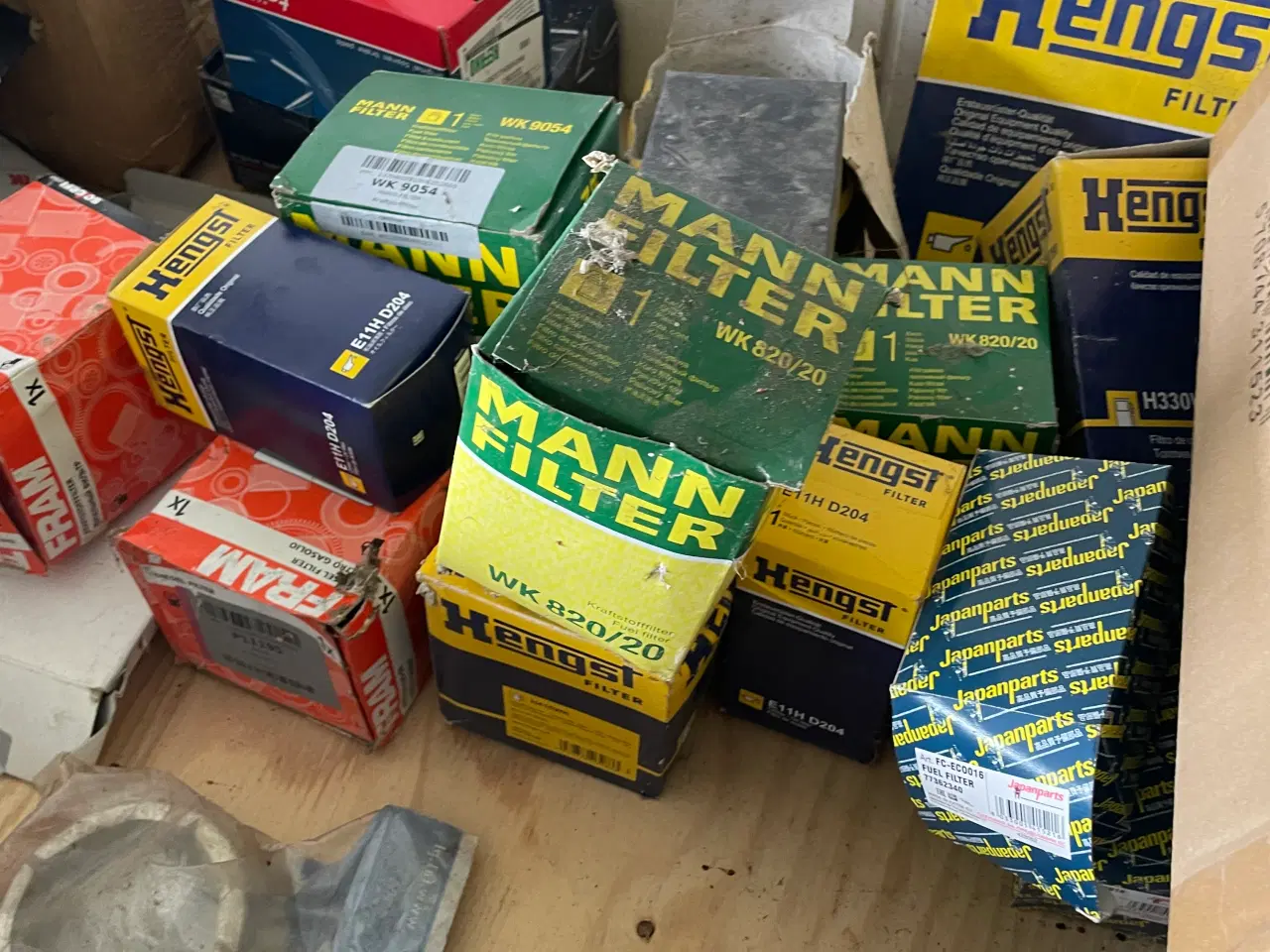 Billede 2 - Reservedele til f.eks. mercedes