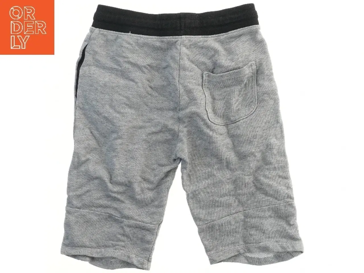 Billede 2 - Korte grå bukser med snøre fra H&M (str. 140)