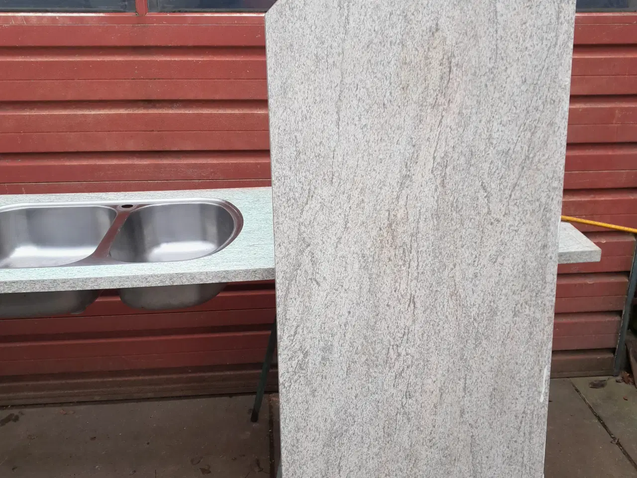 Billede 3 - Bordplade med underlimet dobbelt vask 328 cm +