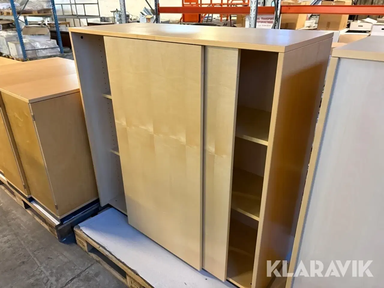 Billede 7 - Lot med kontormøbler - 9 paller