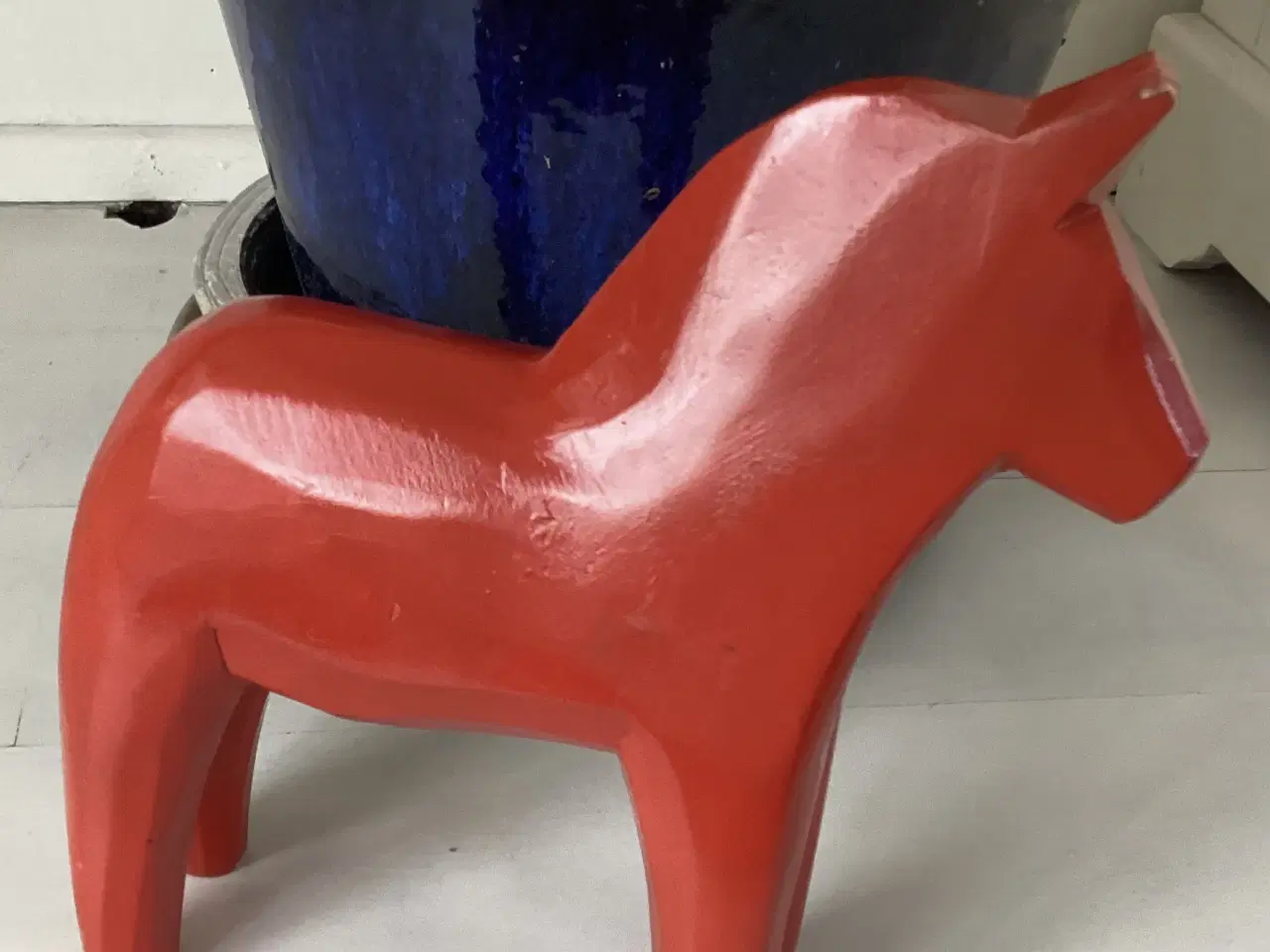 Billede 1 - Rød træ hest/figur