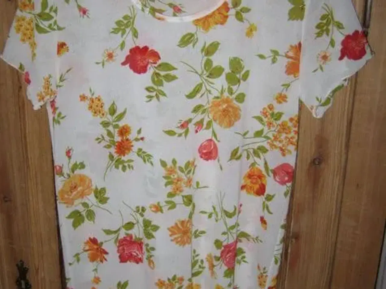 Billede 1 - Sød transparent bluse, str. M