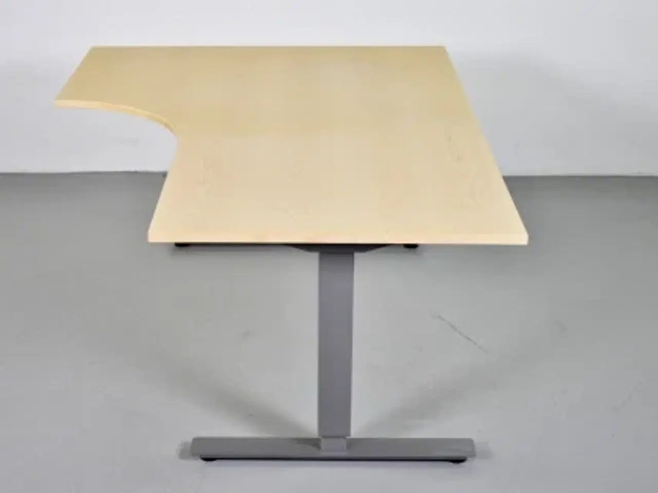Billede 2 - Efg hæve-/sænkebord i ahorn med venstresving, 160 cm.