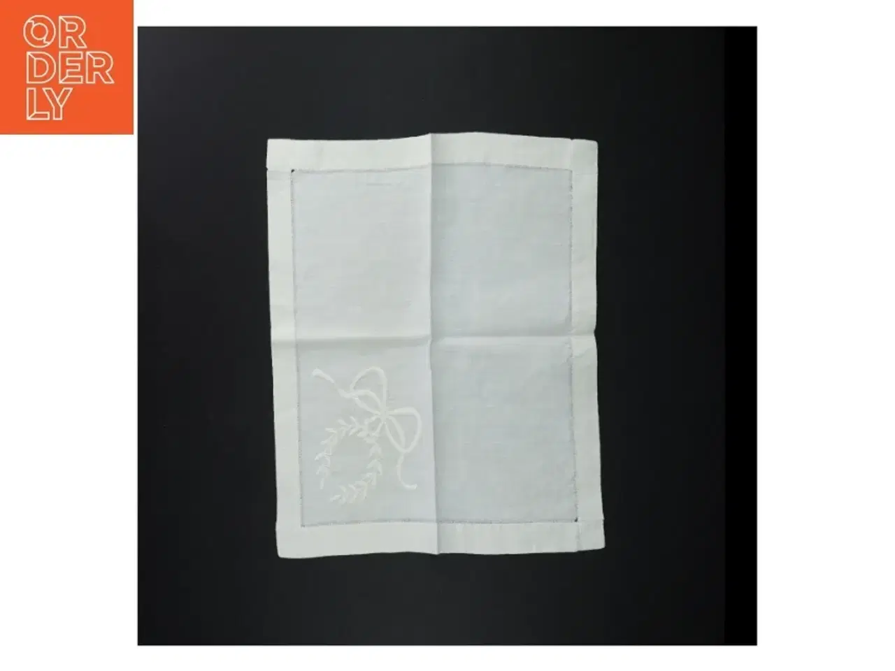 Billede 2 - Broderede servietter (str. 28 x 29 cm)
