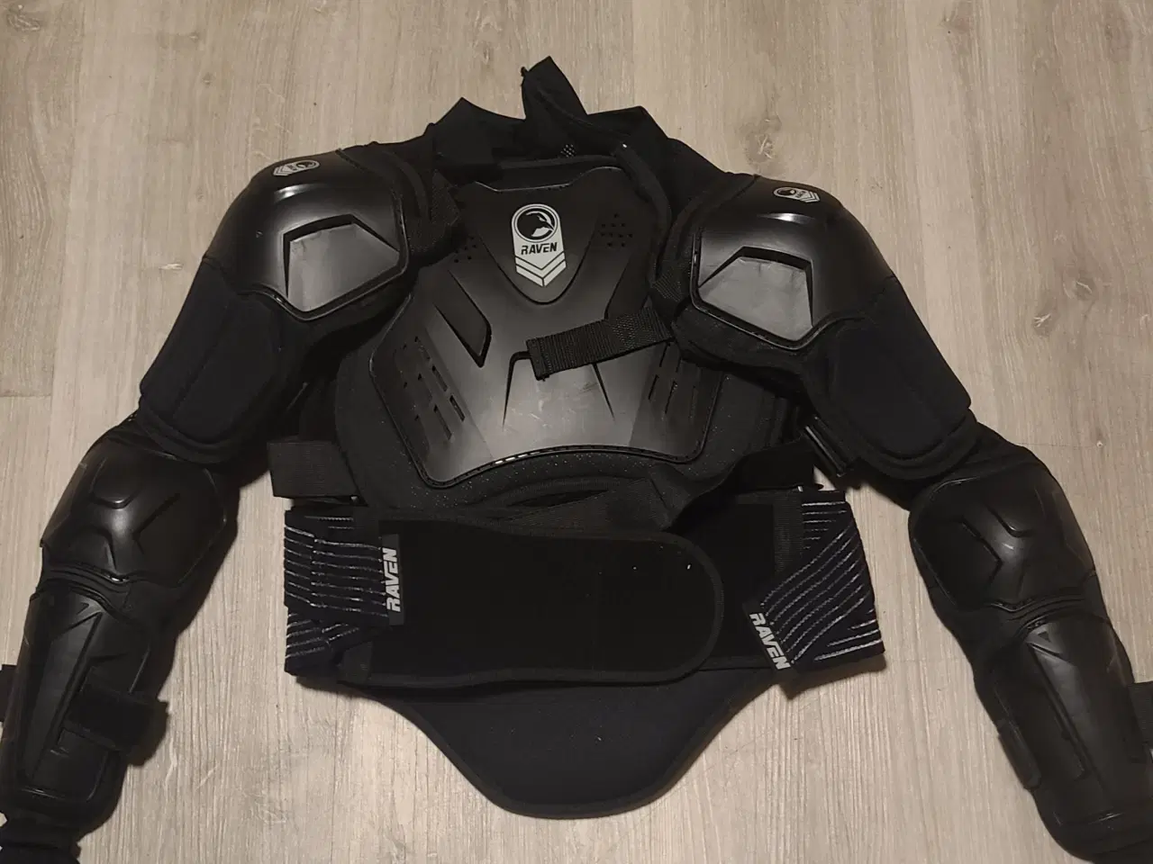 Billede 1 - Raven sideswipe cross brynje Str. S