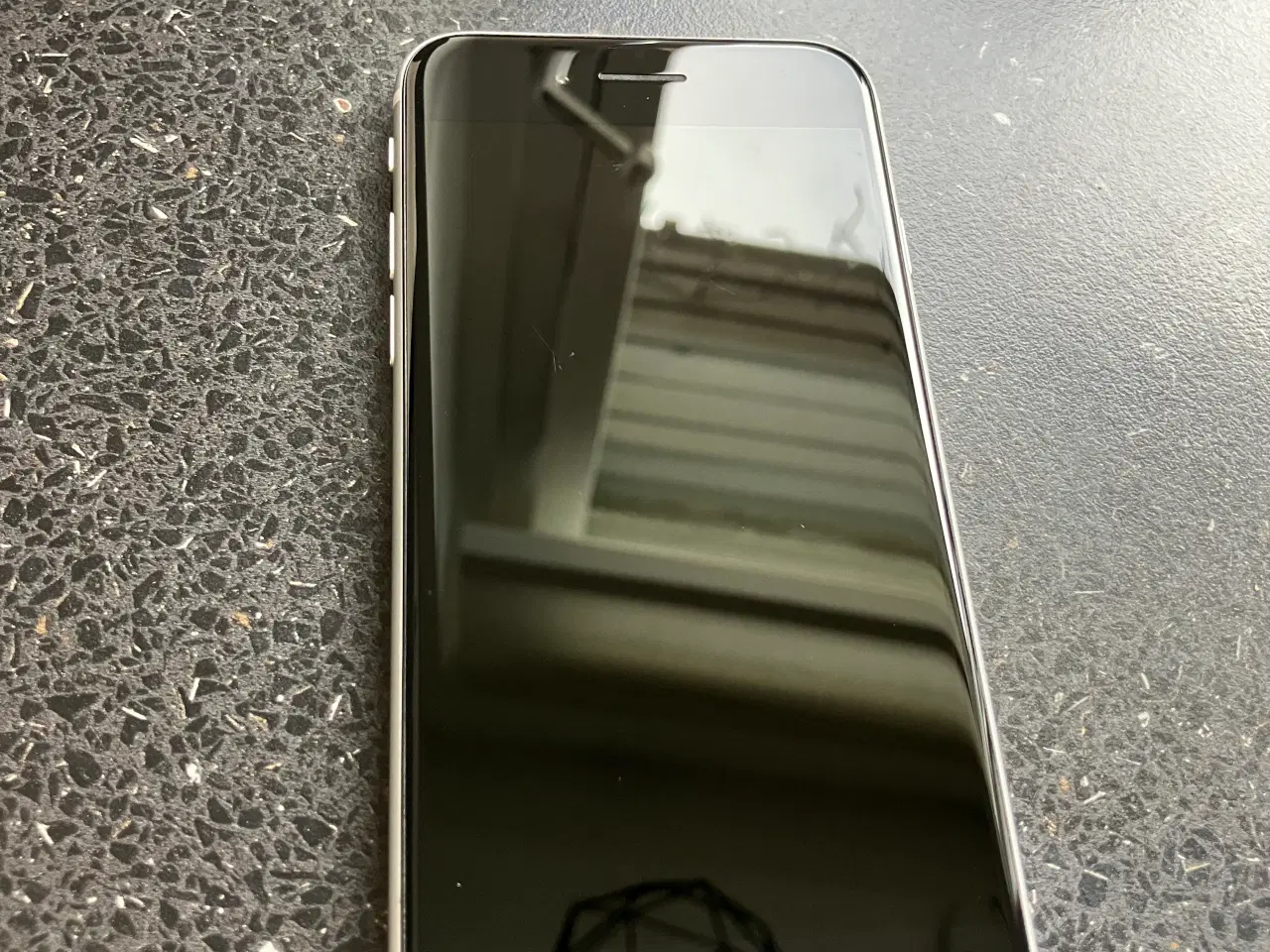 Billede 1 - iPhone 2Gen (SE2020)