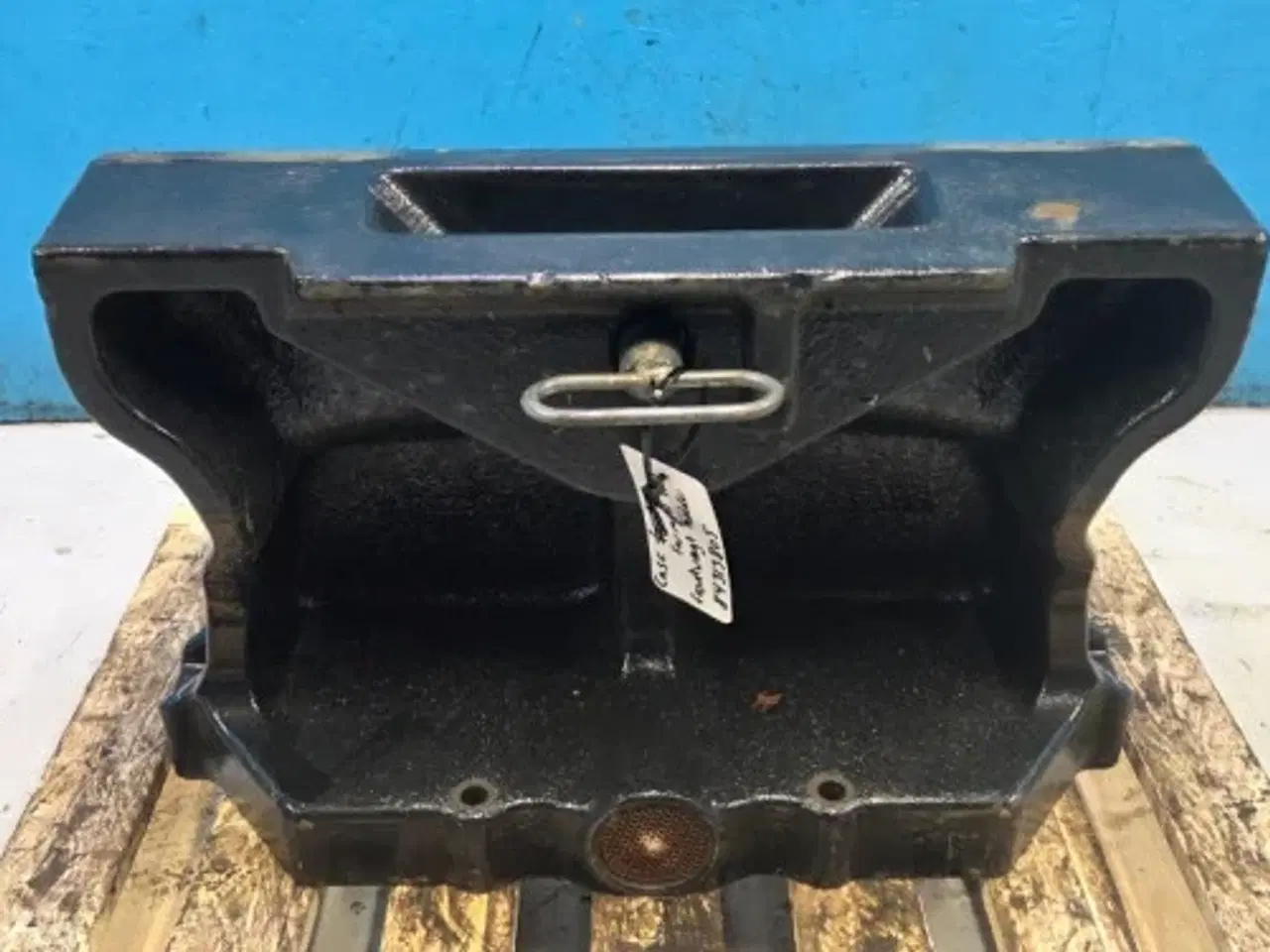 Billede 2 - Case Farmall 115C Frontvægt Holder 84313805