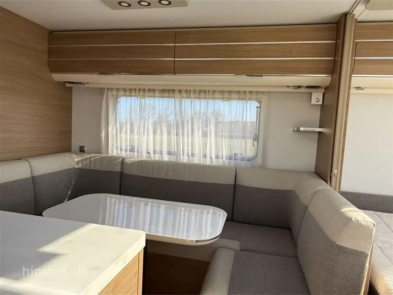 Billede 16 - 2020 - Adria Adora Supreme 573 PT Fin køjevogn med masser af plads til familien fra Hinshøj Caravan.