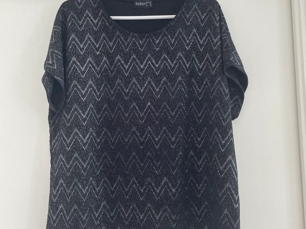Billede 5 - Bluser med kort ærme XL, 5 stk. (100kr for alle)