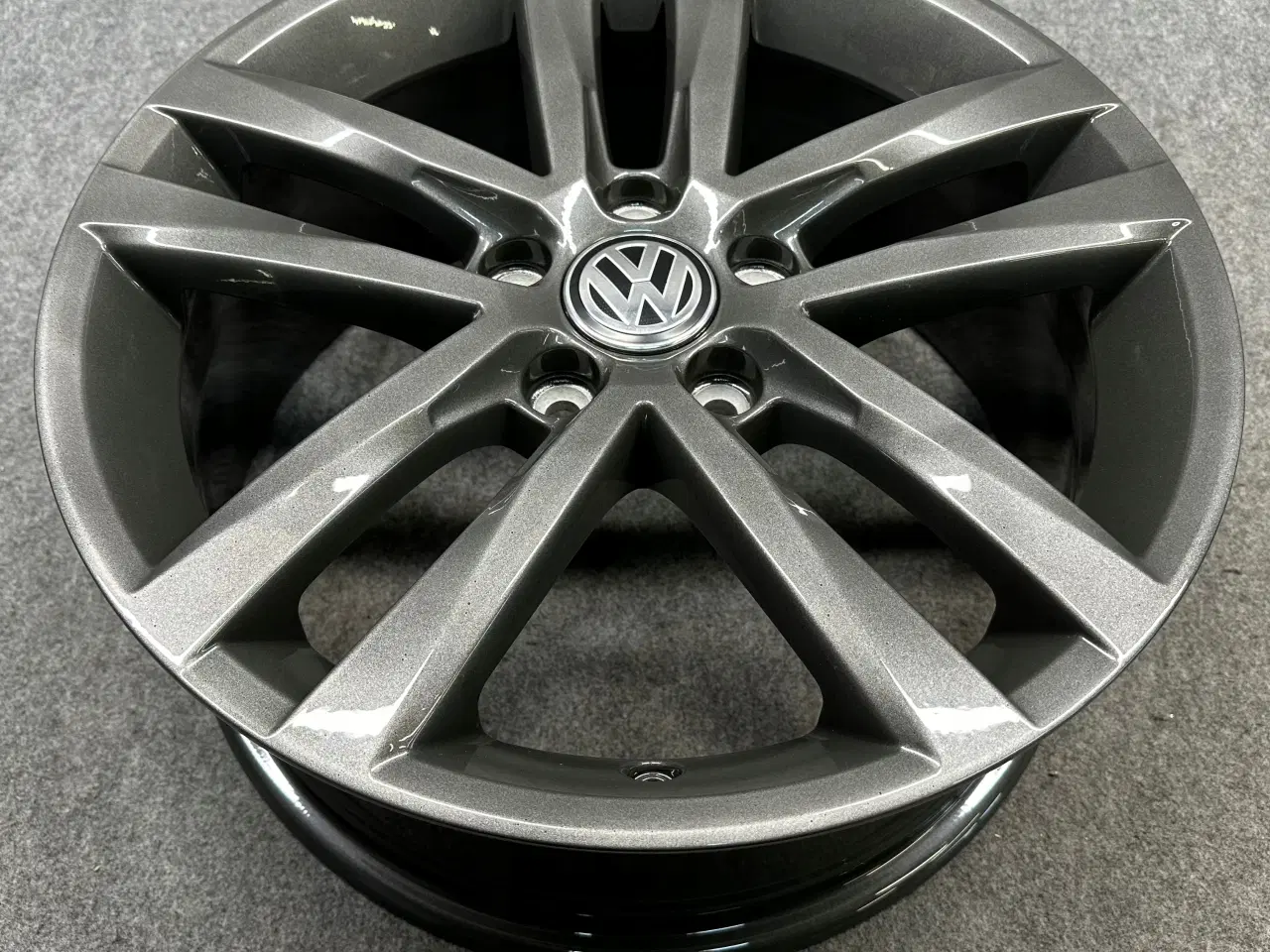 Billede 1 - VW GOLF 7 VII 5G 5G0 SALVADOR 17 7.0" x 17" ET 49