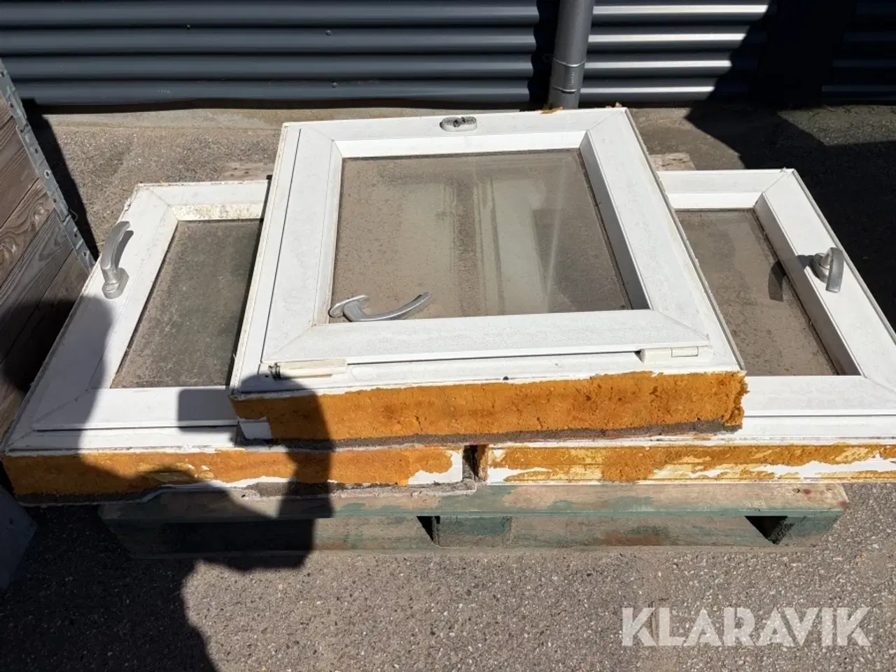 Billede 3 - Vinduer og døre plast 16 styk