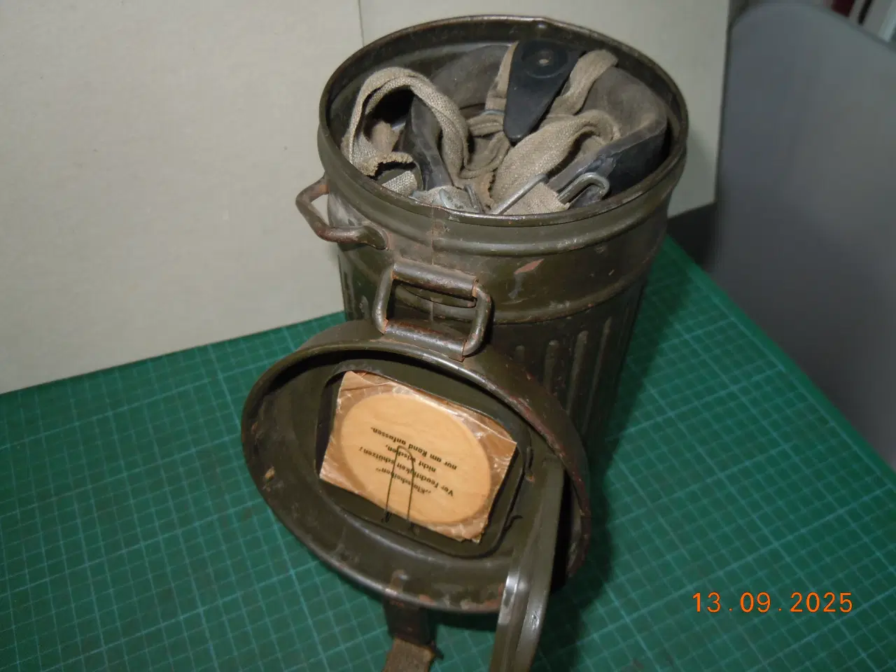Billede 5 - Tysk gasmaske i beholder.