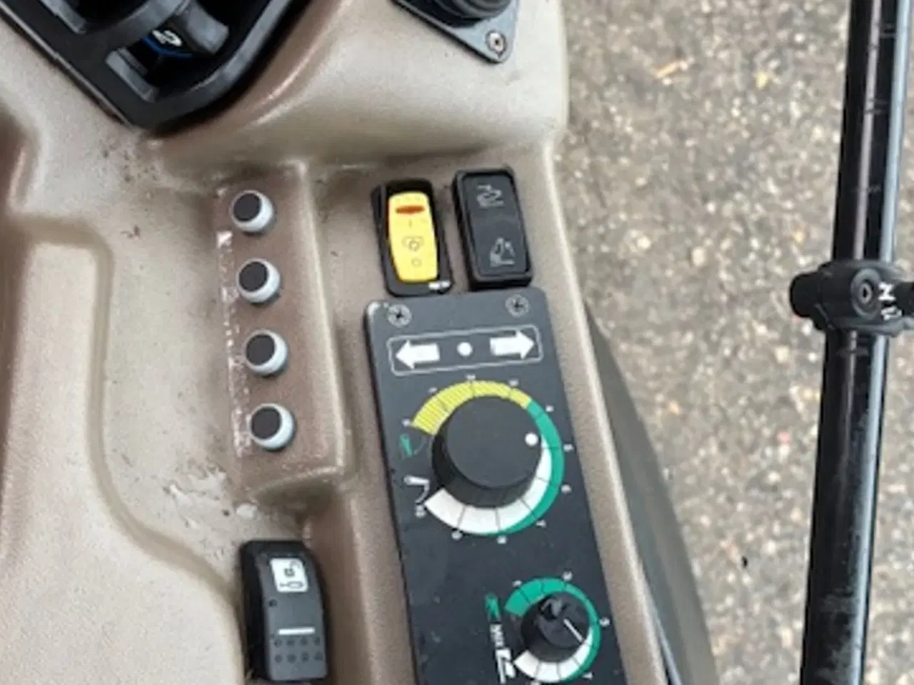 Billede 19 - John Deere 5105GF FRONTLIFT. HJUL MED GRÆSDÆK MEDFØLGER