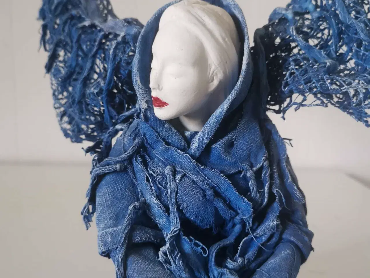 Billede 9 - 💙 Blå Engel – Håndlavet Kunstværk 🕊️