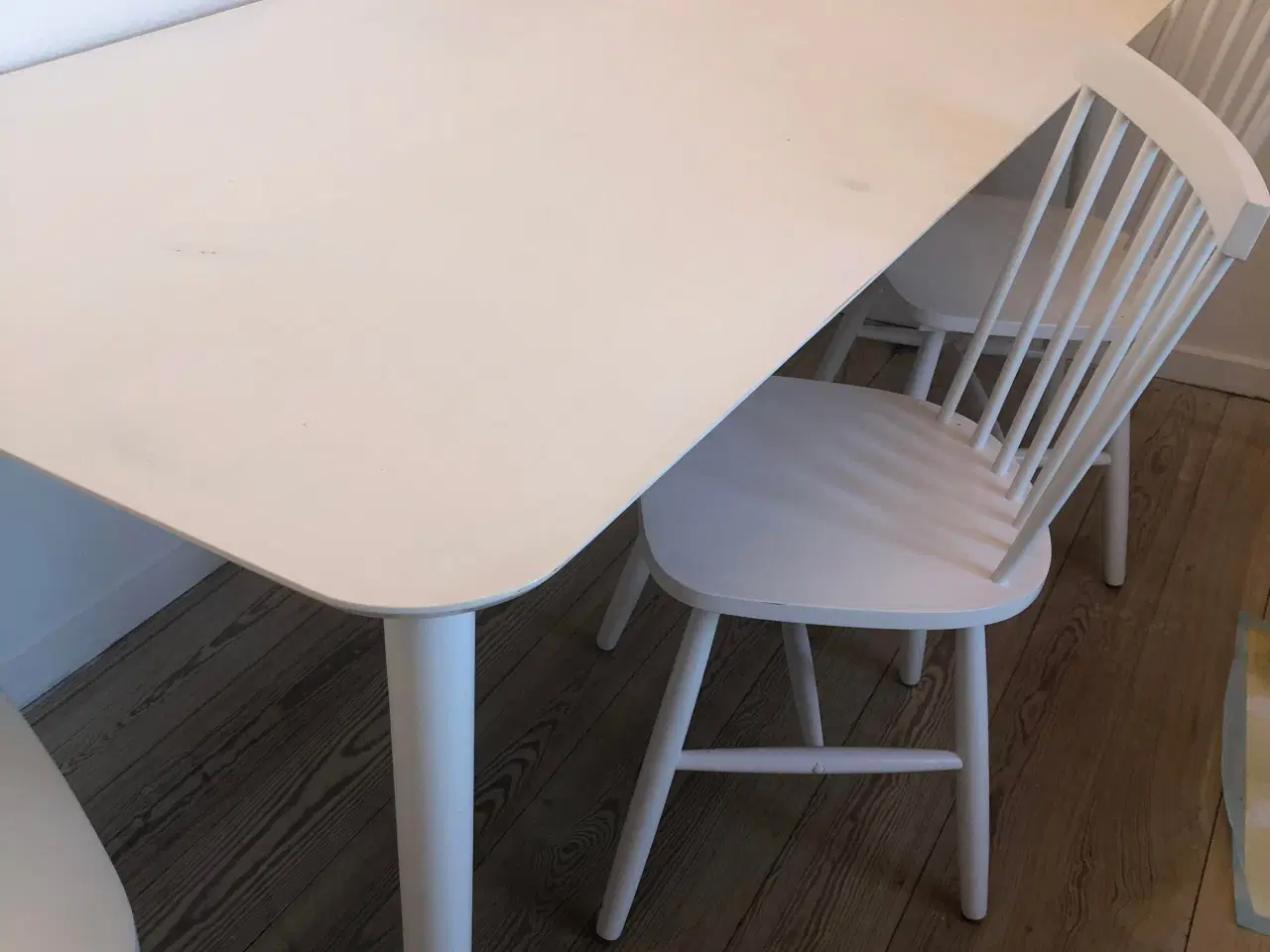 Billede 3 - spisebord /4 stole 