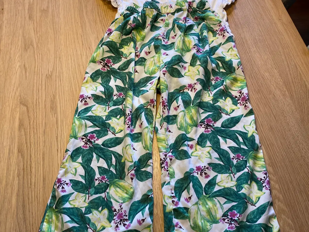 Billede 5 - Levi’s jeans str. 10 år og lidt mere tøj i 140