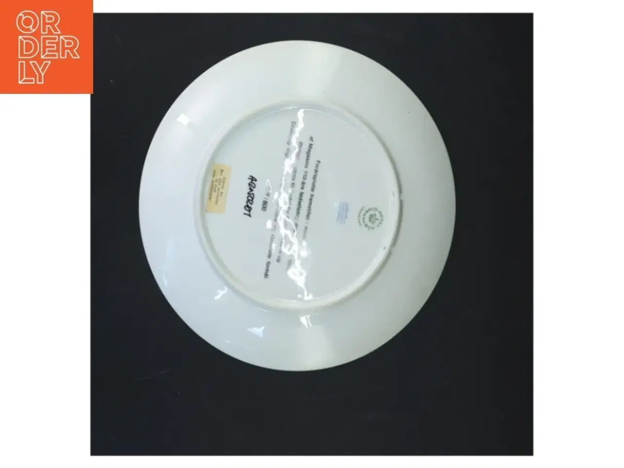 Billede 3 - Sjælden Per Arnoldi Platte med motiv af blomster fra Royal Copenhagen