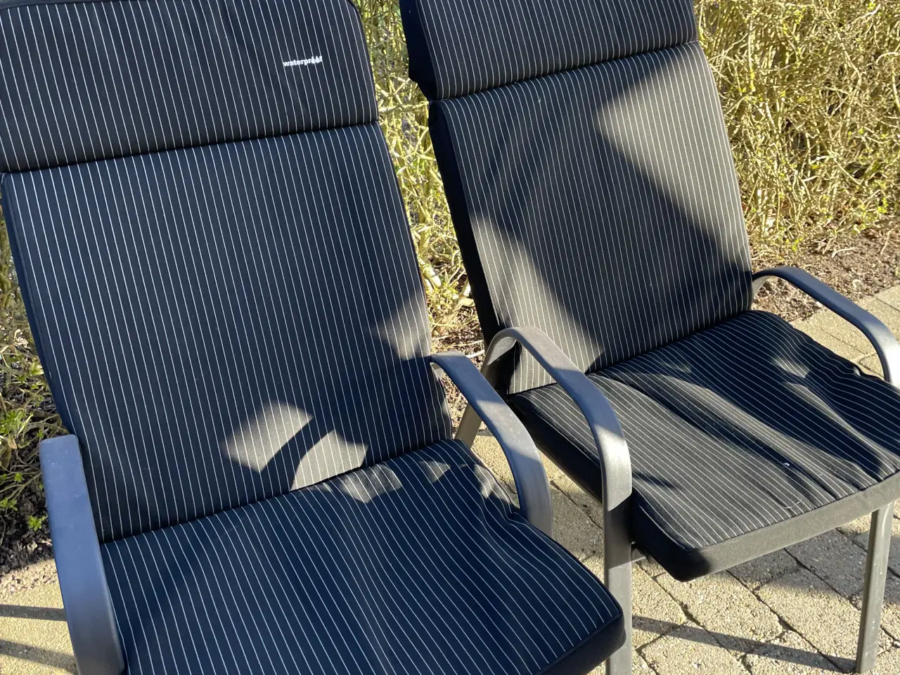 Billede 2 - Vedligeholdesfri havebord m stole