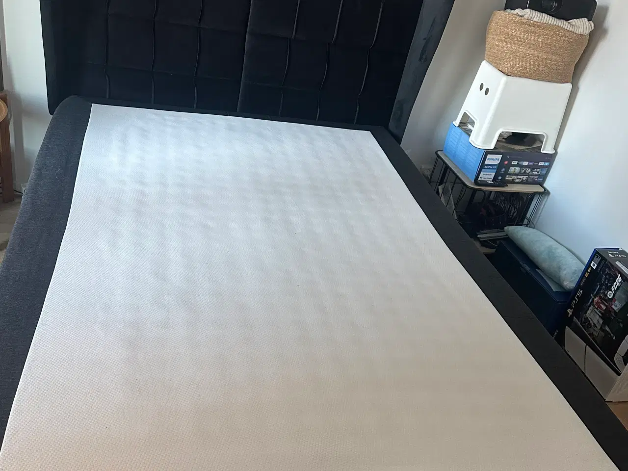 Billede 1 - JOSELVA Elevationsseng + sengegavl i velour 