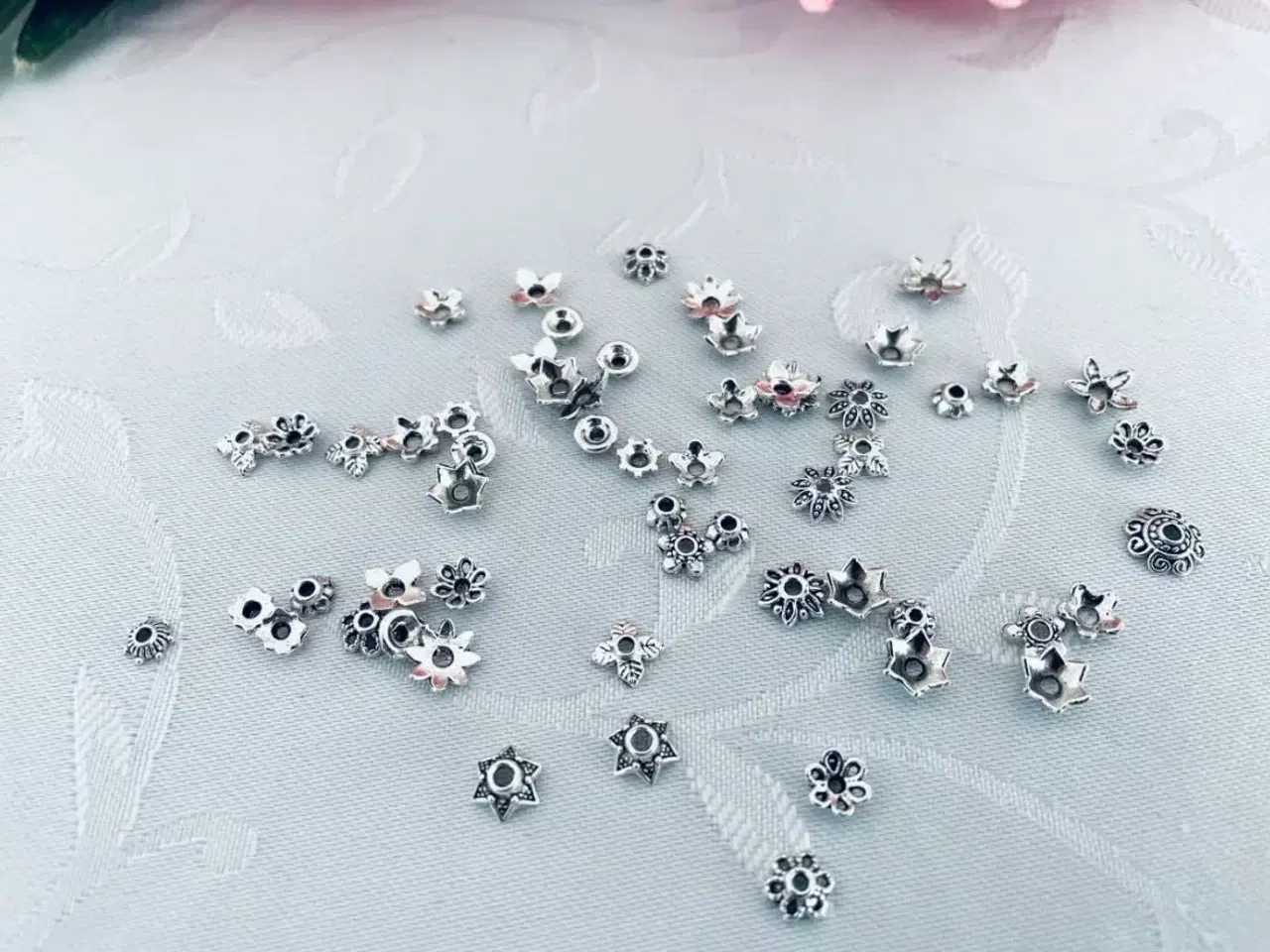 Billede 1 - Mellemled til perler / smykkefremstilling 