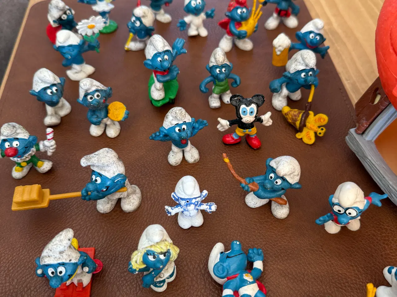 Billede 5 - Schleich Smølfeby med hundrede af figurer