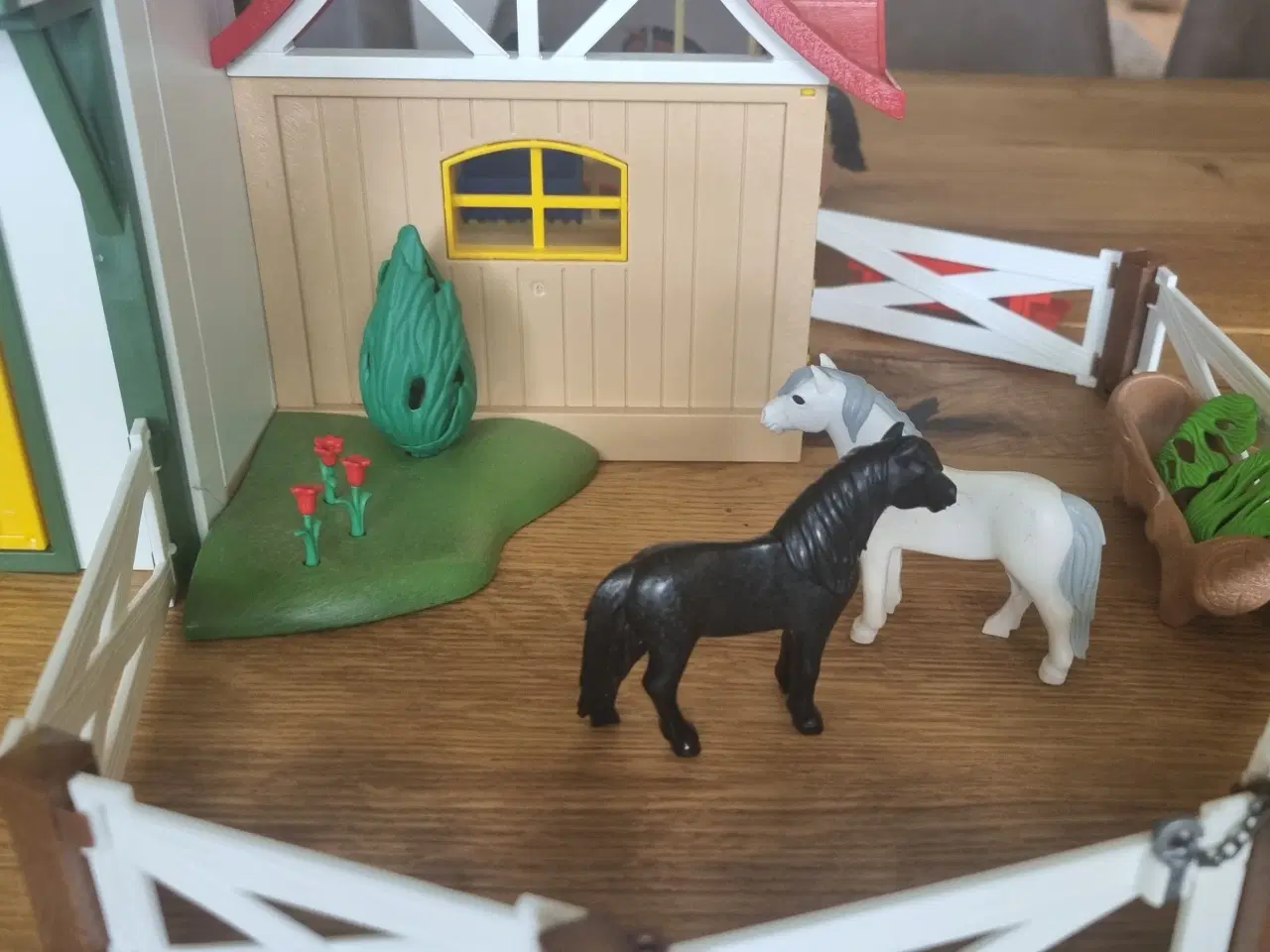 Billede 7 - Playmobil bondegård og hestestald