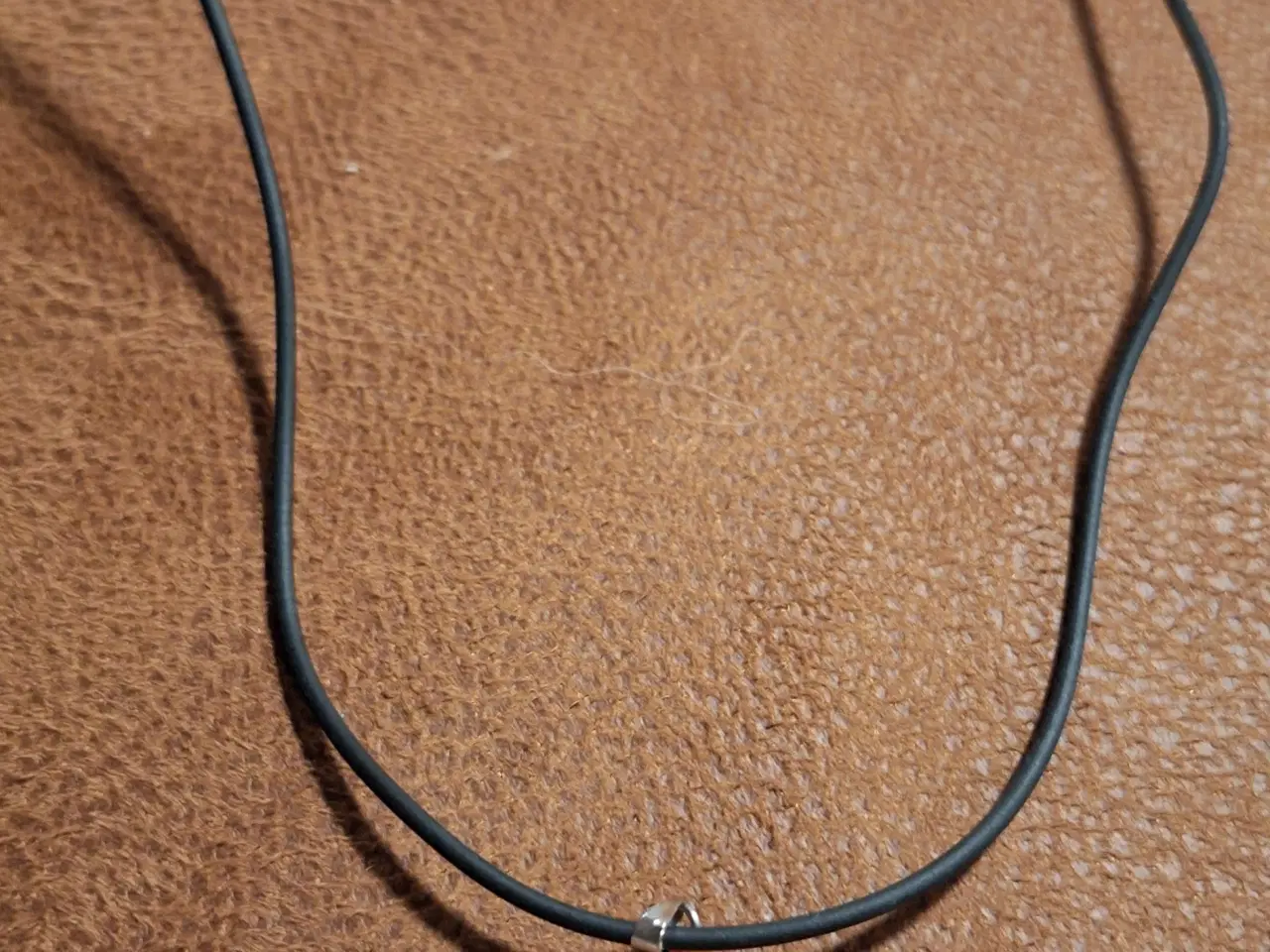 Billede 3 - Læder halskæde med stjerne.