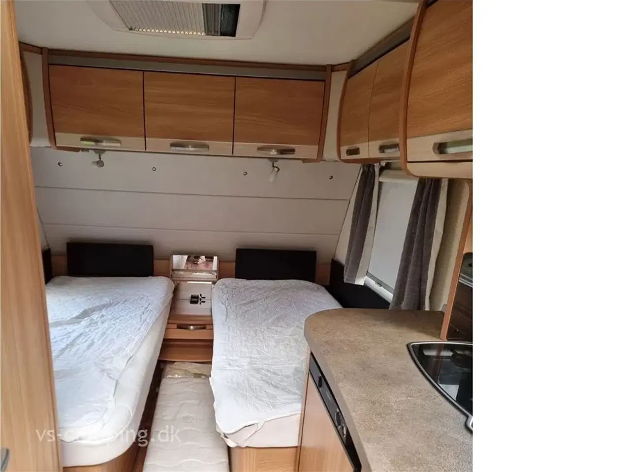 Billede 6 - 2016 - Knaus Südwind 460 EU   CAMPINGVOGN MED ENKELTSENGE MED LAMELUDTRÆK