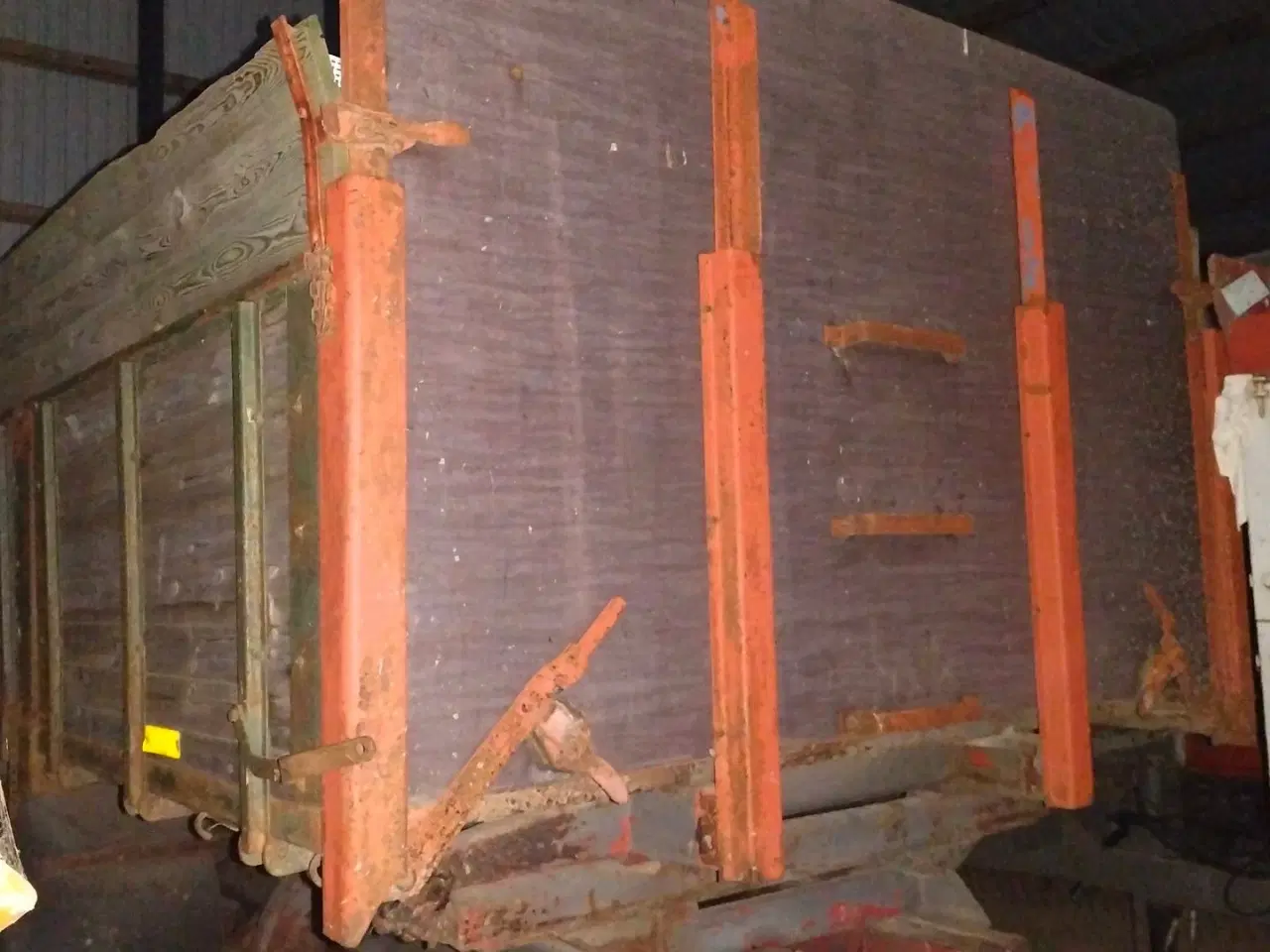 Billede 2 - - - - Lastbiltipvogn med boogie og bremser