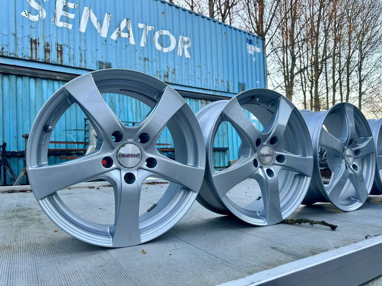 Billede 2 - Alufælge DEZENT R17 5x120