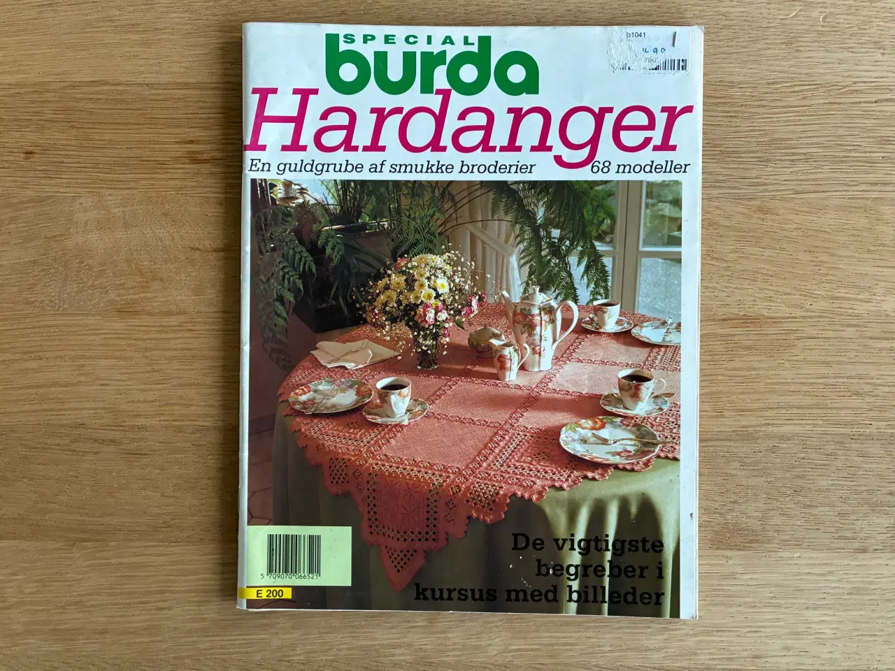 Billede 1 - burda special Hardanger nr. E 200
